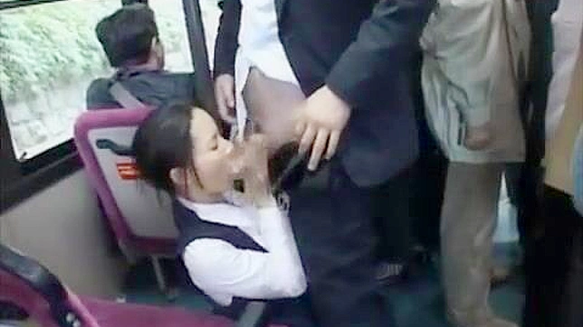 在公共场合侵犯和操弄—日本女孩的狂野体验