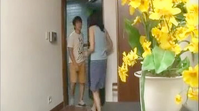 罪恶妈妈秘密性爱录像带与肮脏男孩