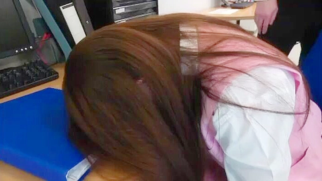 放荡同事与日籍秘书办公室激情性事