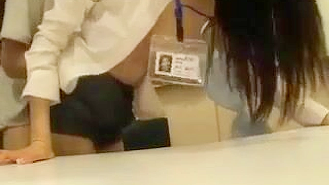 大胆同事下班后与日本办公室女郎激情做爱