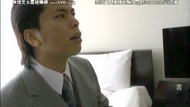 在日本午休时与性感同事做爱