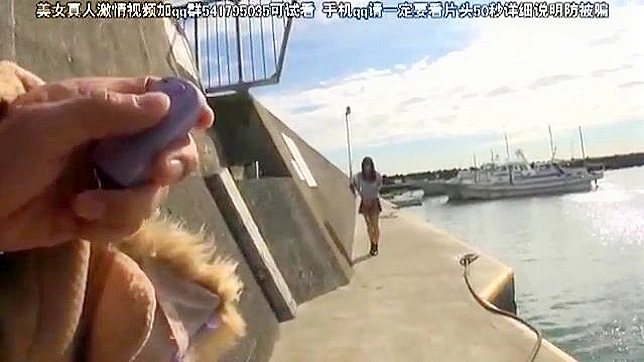 安茹与男友在海滩上的激情性爱时刻