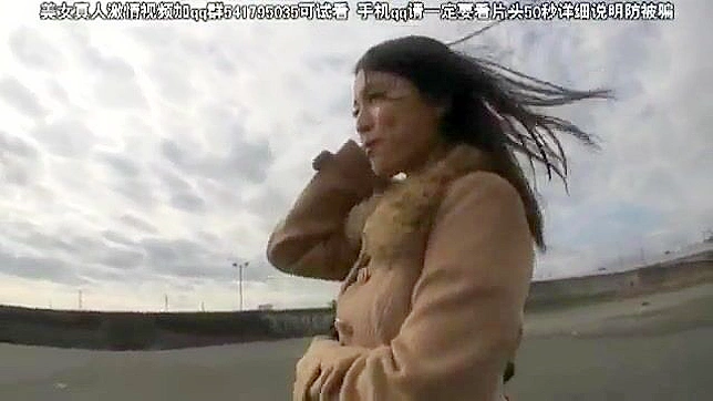 安茹与男友在海滩上的激情性爱时刻