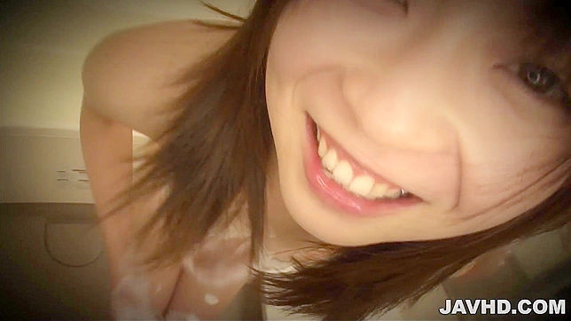 泡沫覆盖的丰满美女自慰带你进入极乐世界 - 成人视频