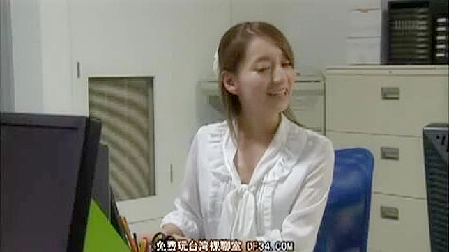 邪恶老板威胁并征服顺从秘书，激战Kanon Mochizuki