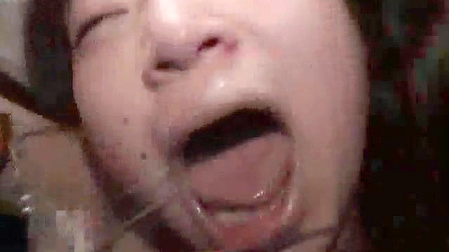 疯狂电梯之旅令年轻女孩深受创伤