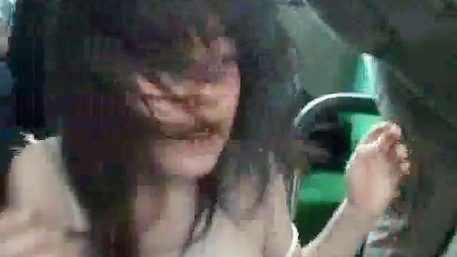 母亲惊恐目睹女儿被公车狂魔亵渎与侵犯