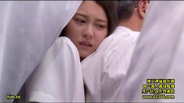 松冈紧致亚洲臀在火车上被陌生人狂暴撞击