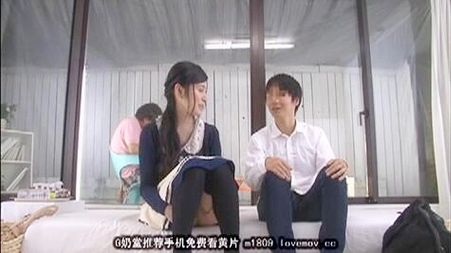 窥探JAV女友的秘密生活和色情事业幕后