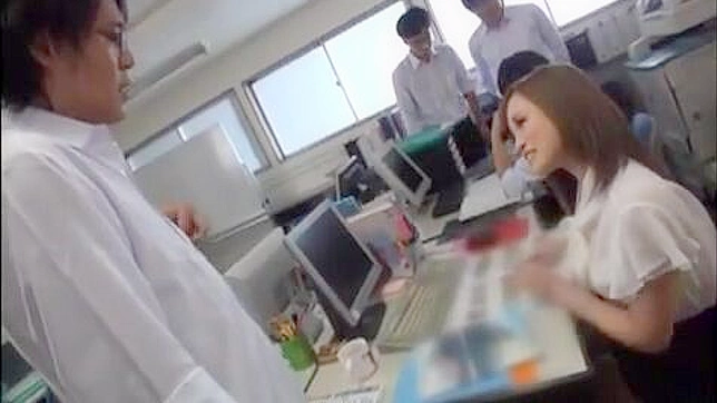 东方调皮女大学生秘密玩具收藏在火辣表演中为老板揭晓