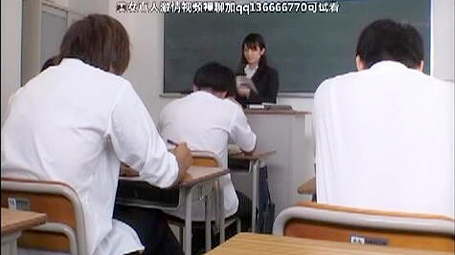 书呆子被老师秘密性勒索在JAV中曝光