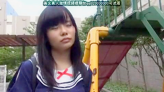 天真女学生被冰激凌诱惑，与怪叔叔发生激情互动。