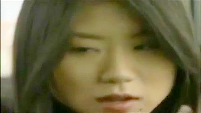 日本女孩在公共场合的火热嬉戏时光