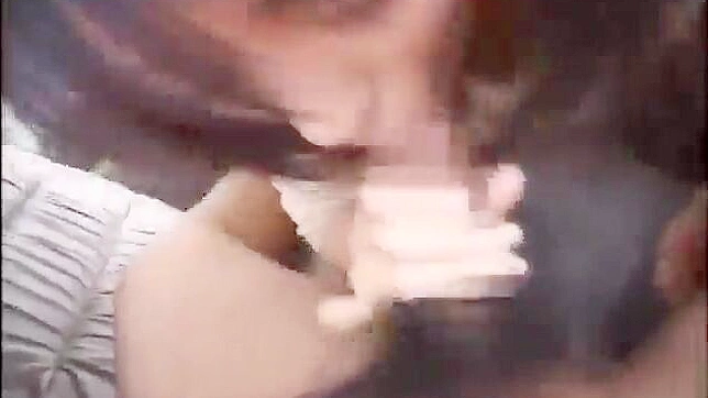 JAV美女喝下陌生人的浓精液