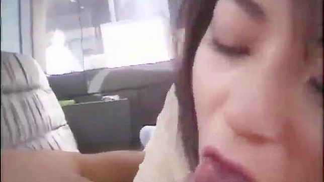 JAV美女喝下陌生人的浓精液