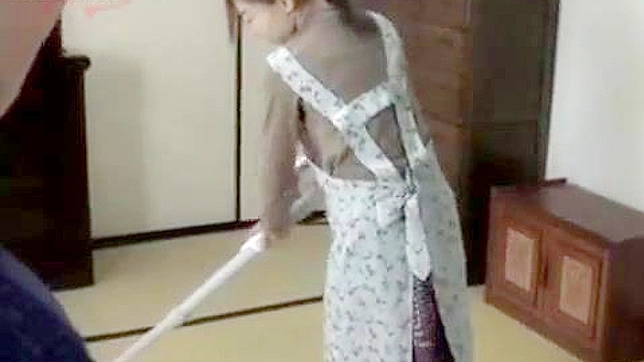 独自在家与尽职的儿媳—禁忌家族情事