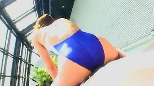 与两位亚洲女孩干性爱让他无比快乐