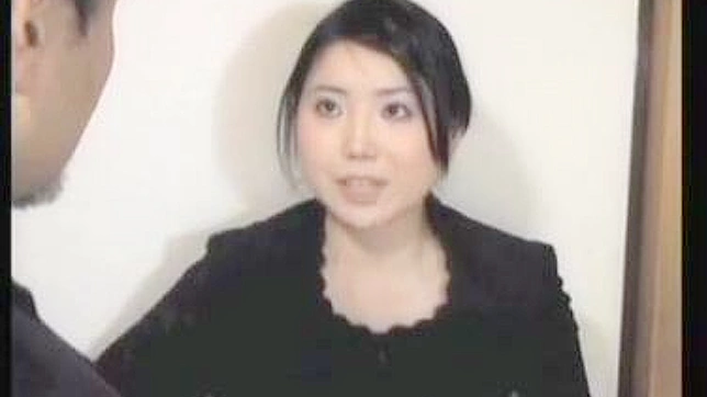 肮脏律师在丈夫葬礼后占贫穷寡妇便宜