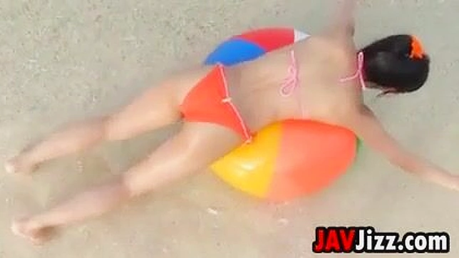 日本性感软色情片：比基尼少女的诱惑