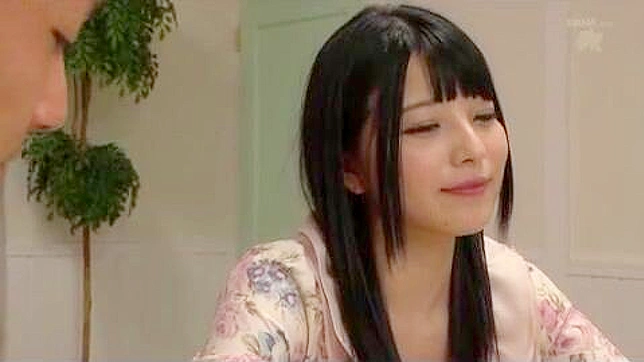 性感家庭主妇在醉酒熟睡中与老公好友野性缠绵