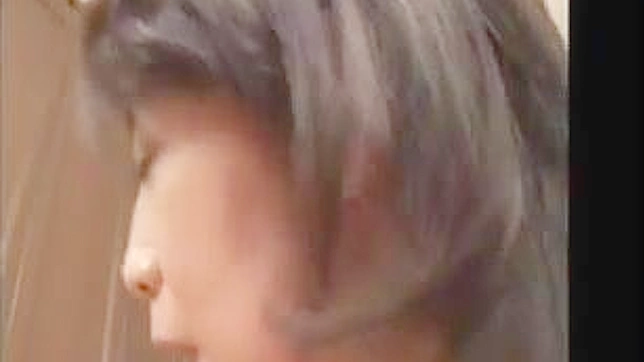 亚洲新娘与年轻情人的秘密恋情