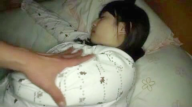 妹妹深夜秘密与粗暴继兄的邂逅