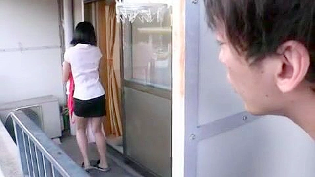 离婚的邻居大妈与东方色情变得越来越火热