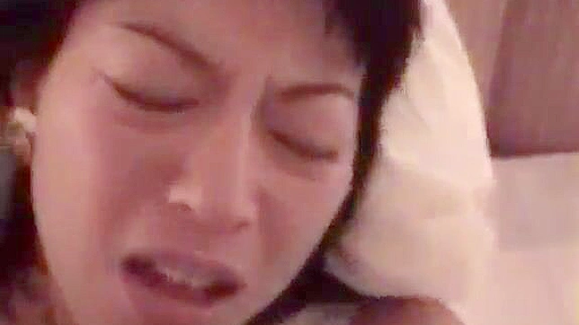 未删减家庭主妇在火热日本激情邂逅中XLX