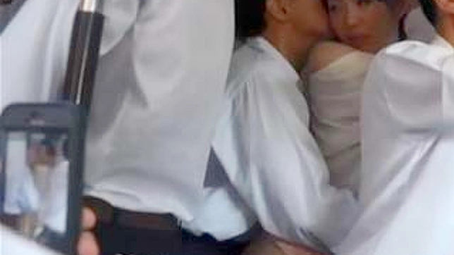 秘密拍摄！少妇在公众场合与陌生人激烈做爱