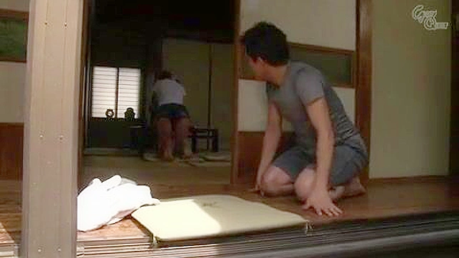 被幻想迷惑的继子对Milf母亲北川绘里香产生了痴迷，导致可怕的行为。