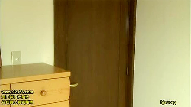 蕾丝中的自慰—老板的秘密欲望