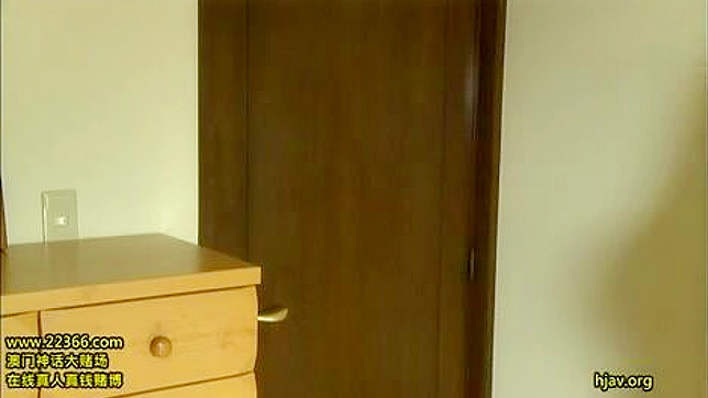 蕾丝中的自慰—老板的秘密欲望