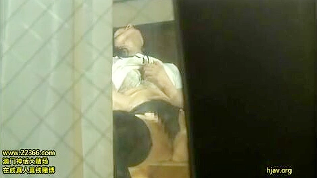 蕾丝中的自慰—老板的秘密欲望