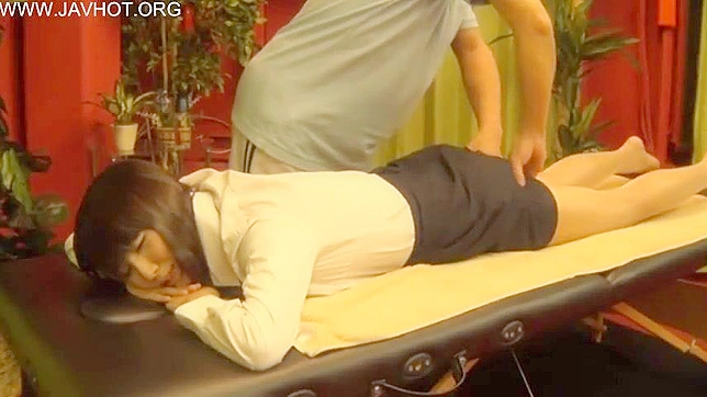 东方按摩师在桌上激情性爱带来终极快乐结局