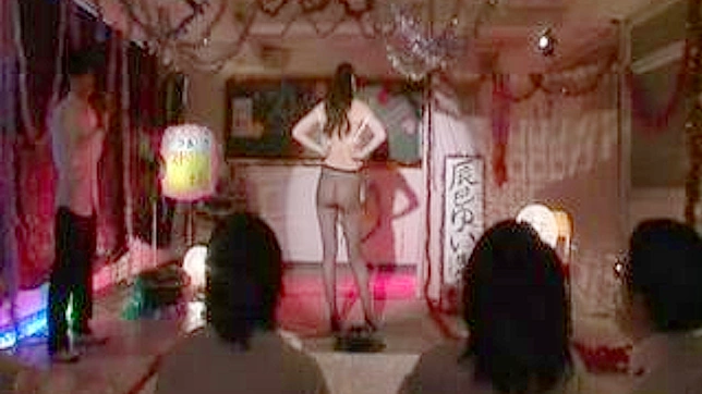 熟女老师秘密脱衣舞生涯被学生曝光，被迫发生性关系