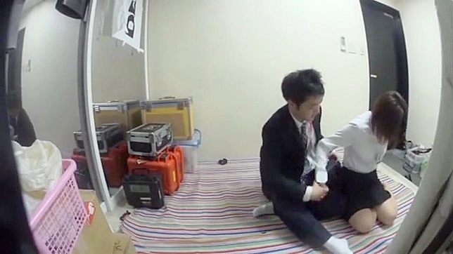 当场被抓！亚洲员工激情咖啡休息性爱瞬间