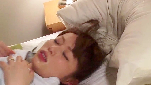 亚洲妻子与‘朋友’的秘密外遇