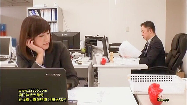 一花的秘密欲望：一段办公室的炙热恋情