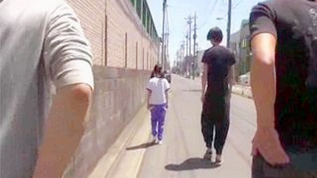 被遗弃在危险区域，少女性欲喷发难自控