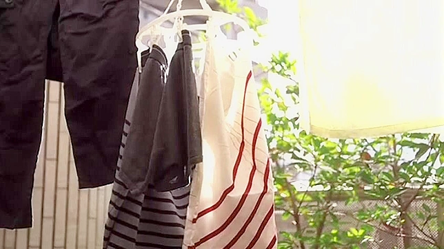 巨乳继母用牛奶淋浴浇湿养子