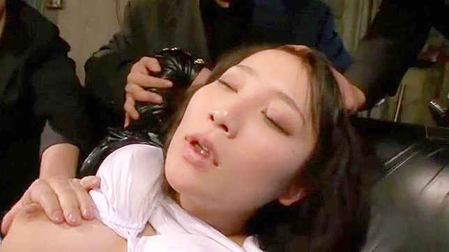 仓田真央胸部与亚洲黑帮的激情遭遇