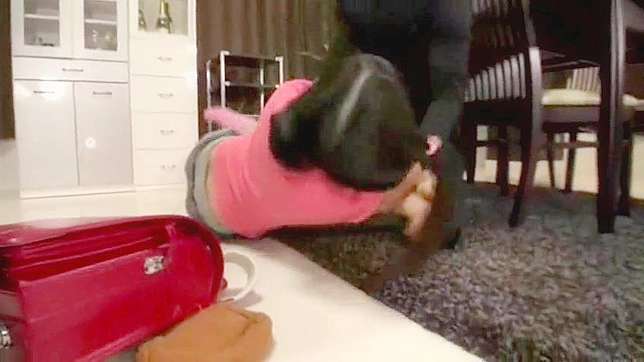 亚校女生在色情影片中遭遇糟糕惊喜