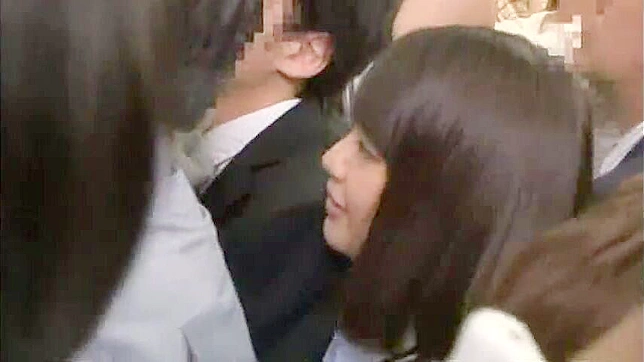 清纯JAV少女在拥挤电车上疯狂邂逅体验