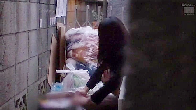 邻居发现日本女孩在车里自慰