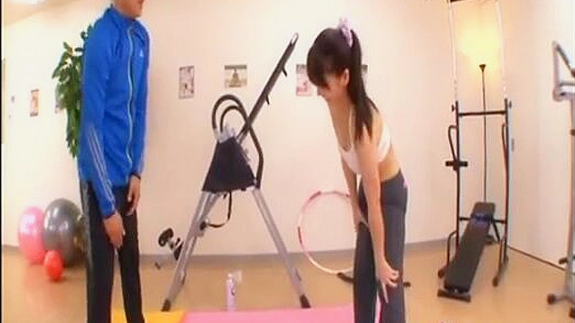 安娜不可抗拒的健身操—东方色情女星的秘密