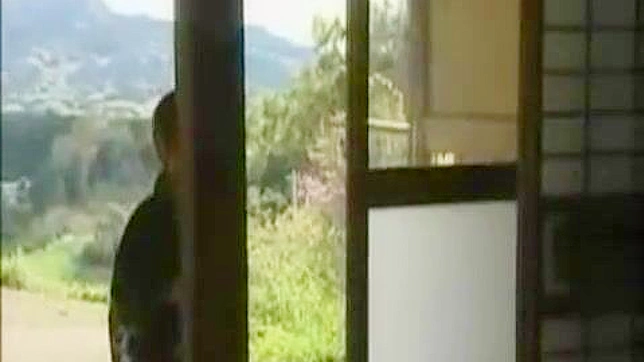 禁忌家庭事务：渔夫妻子趁丈夫不在勾引公爹