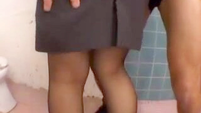 东条明美在公共厕所与狂人激爽肛交热战