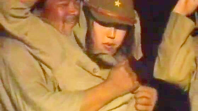 日本军中女子惨遭同袍严厉惩戒