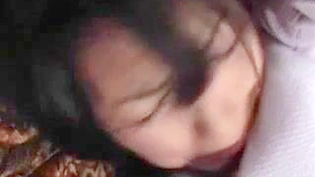 佐由里绝望的恳求：负债主妇被债主打压至性交以还钱