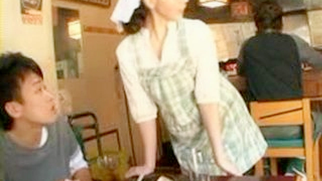 上原酒吧女侍千尋下班後被幹了個痛快